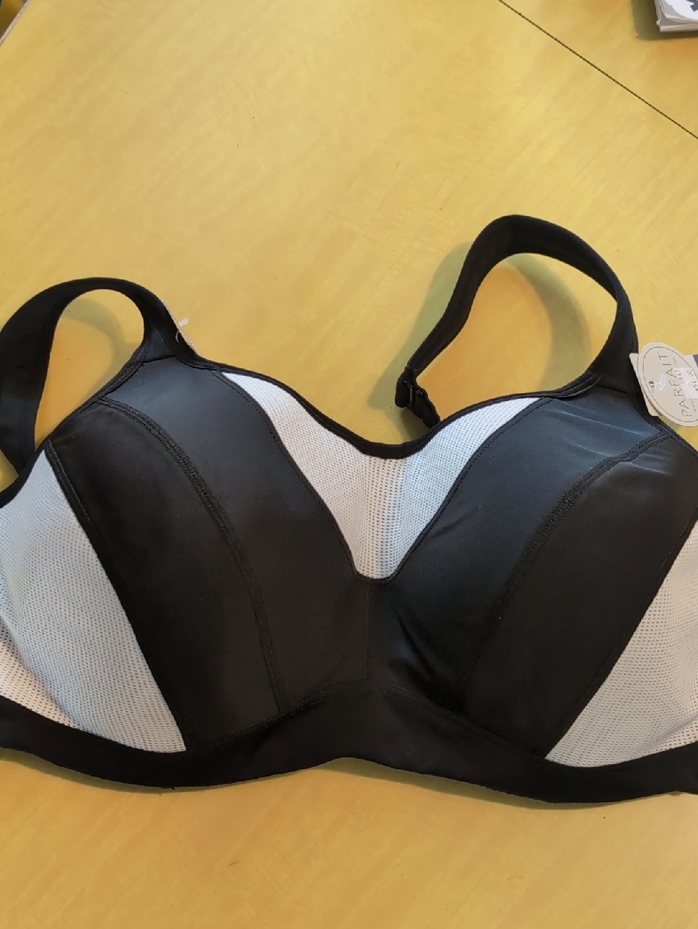 Black & White Supportive Sports Bra